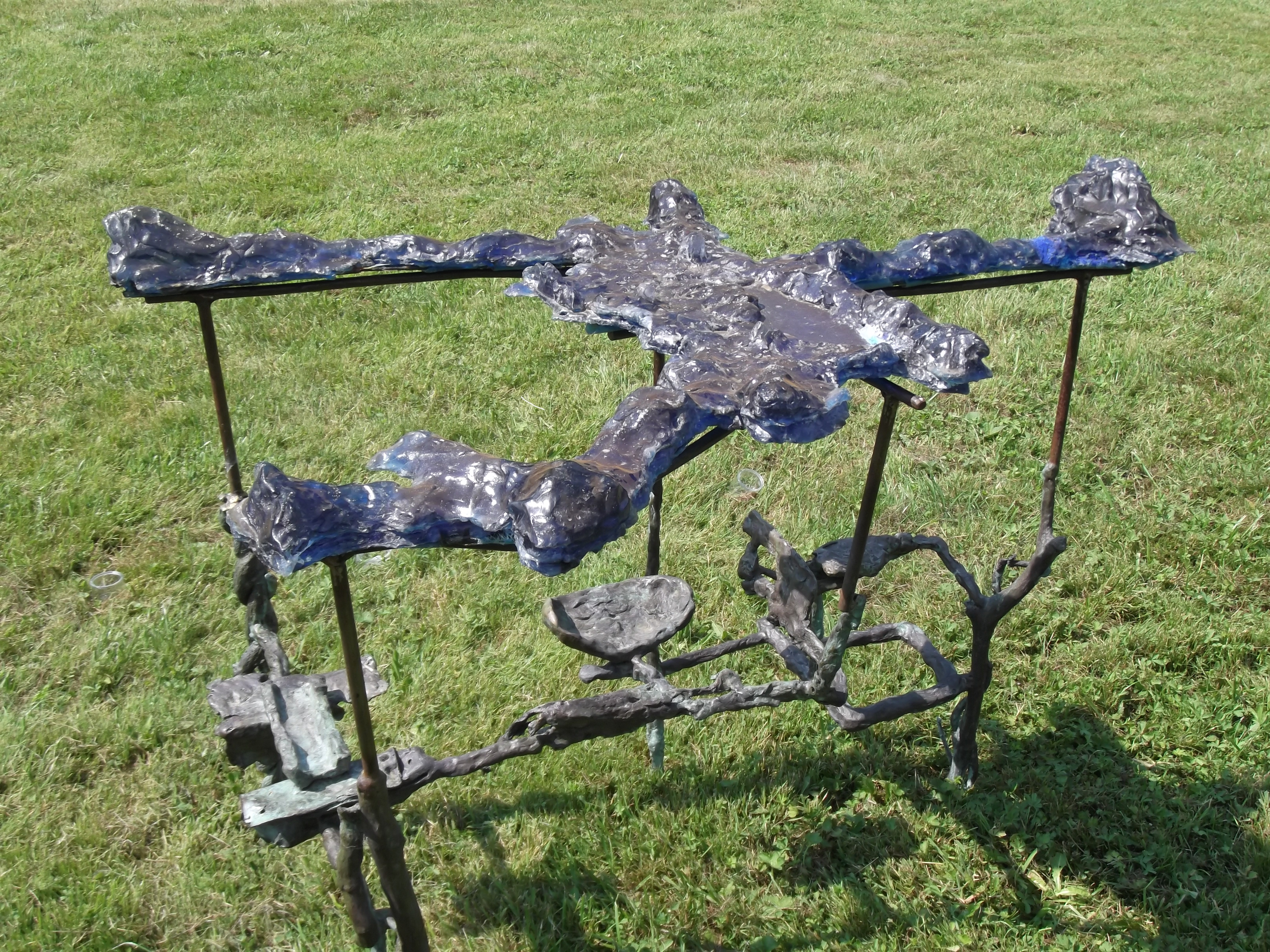 Finkelstein Karen, la porte de l'océan, fer, bronze, résine, 1,14 m x 70 cm x 90 cm.